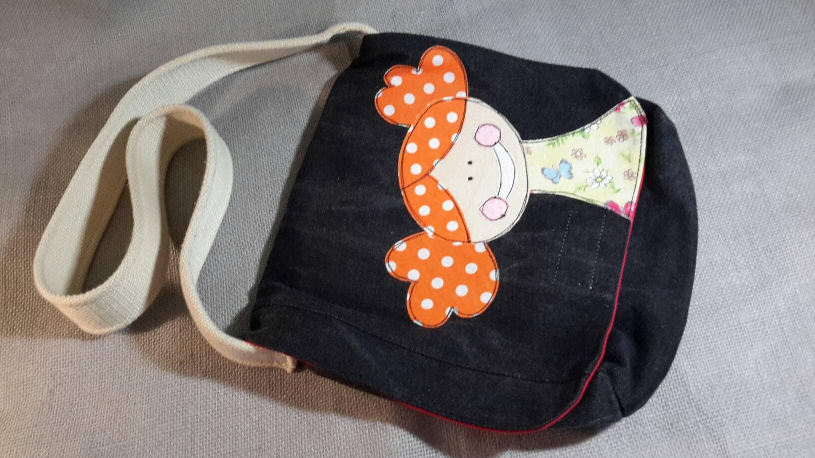 Handgemachte Cross Body Messenger Bag. Kleines Mädchen. Kindertaschen, Kinder Taschen, Kleinkind Crossbody Bag, Upcycled Denim Taschen Handgemachte Cross Body Messenger Bag. Kleines Mädchen. Kindertaschen, Kinder Taschen, Kleinkind Crossbody Bag, Upcycled Denim Taschen von KekaKnacks