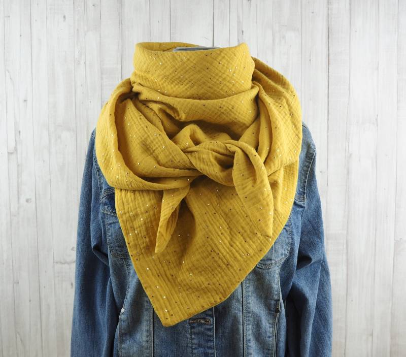 Tuch Dreieckstuch Musselin Senfgelb Mit Tupfen in Gold, Schal Für Damen, Xxl Aus Baumwolle, Mamatuch von Kekero