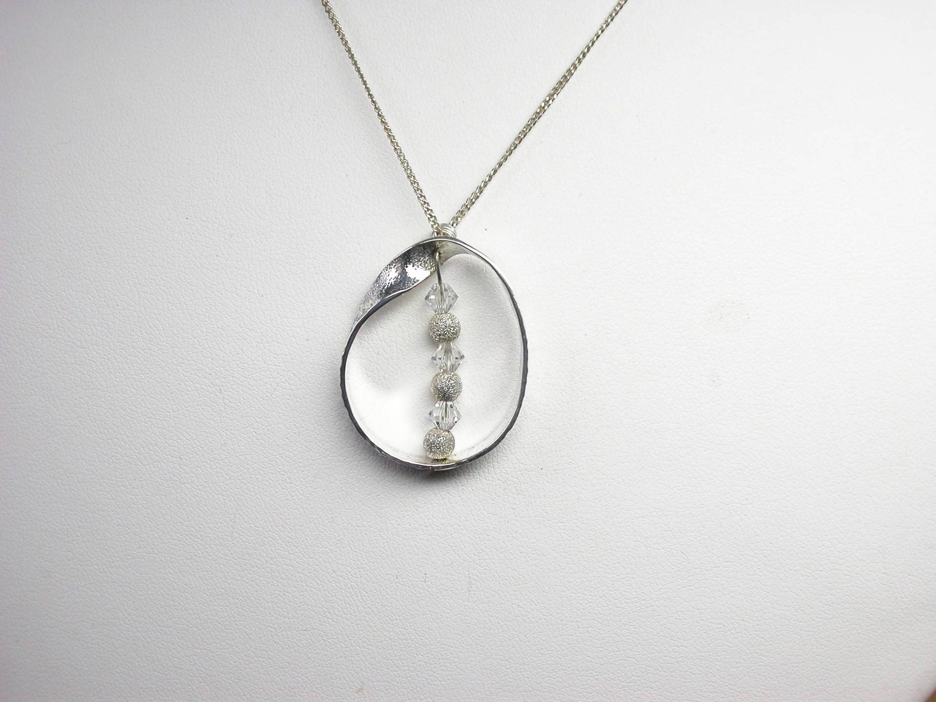 Die Mobius-Schleife Die Mobius-Schleife von KelandyDesigns