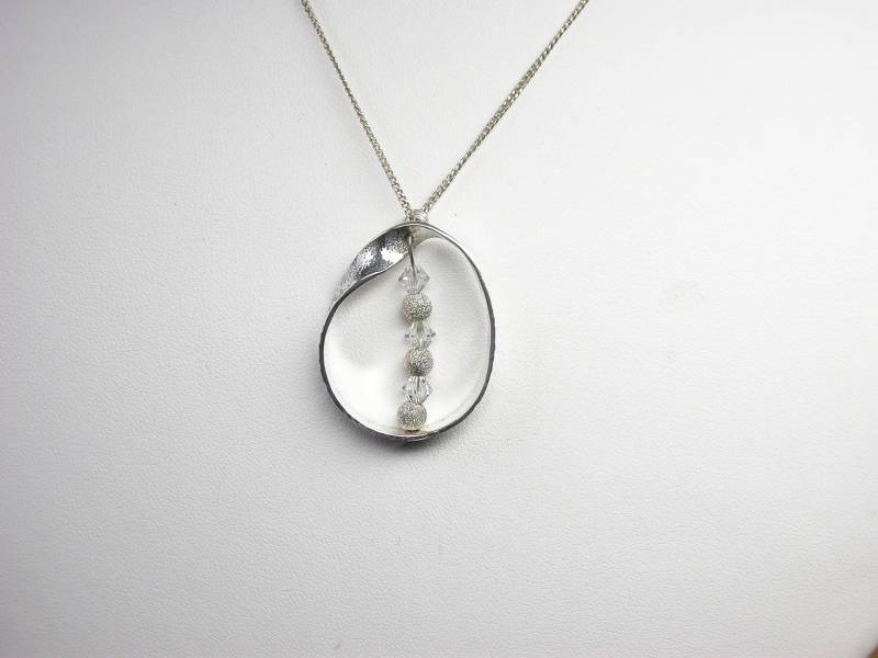 Die Mobius-Schleife Die Mobius-Schleife von KelandyDesigns