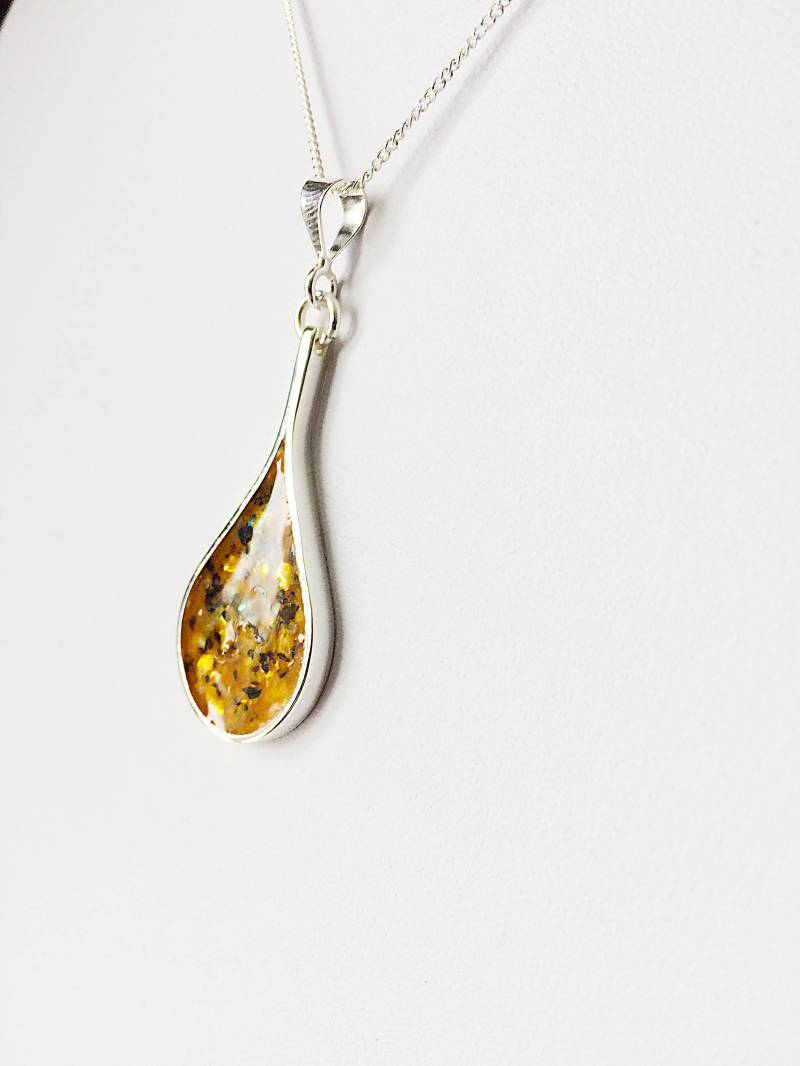 Gelb & Schwarz Oyster Shell Sterling Silber Teardrop Gelb & Schwarz Oyster Shell Sterling Silber Teardrop von KelandyDesigns