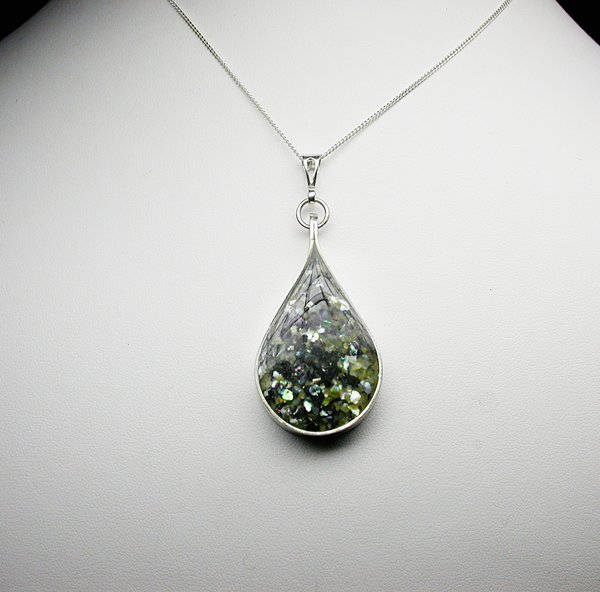 The Wasp - Black & Yellow Oyster Teardrop The Wasp - Black & Yellow Oyster Teardrop von KelandyDesigns