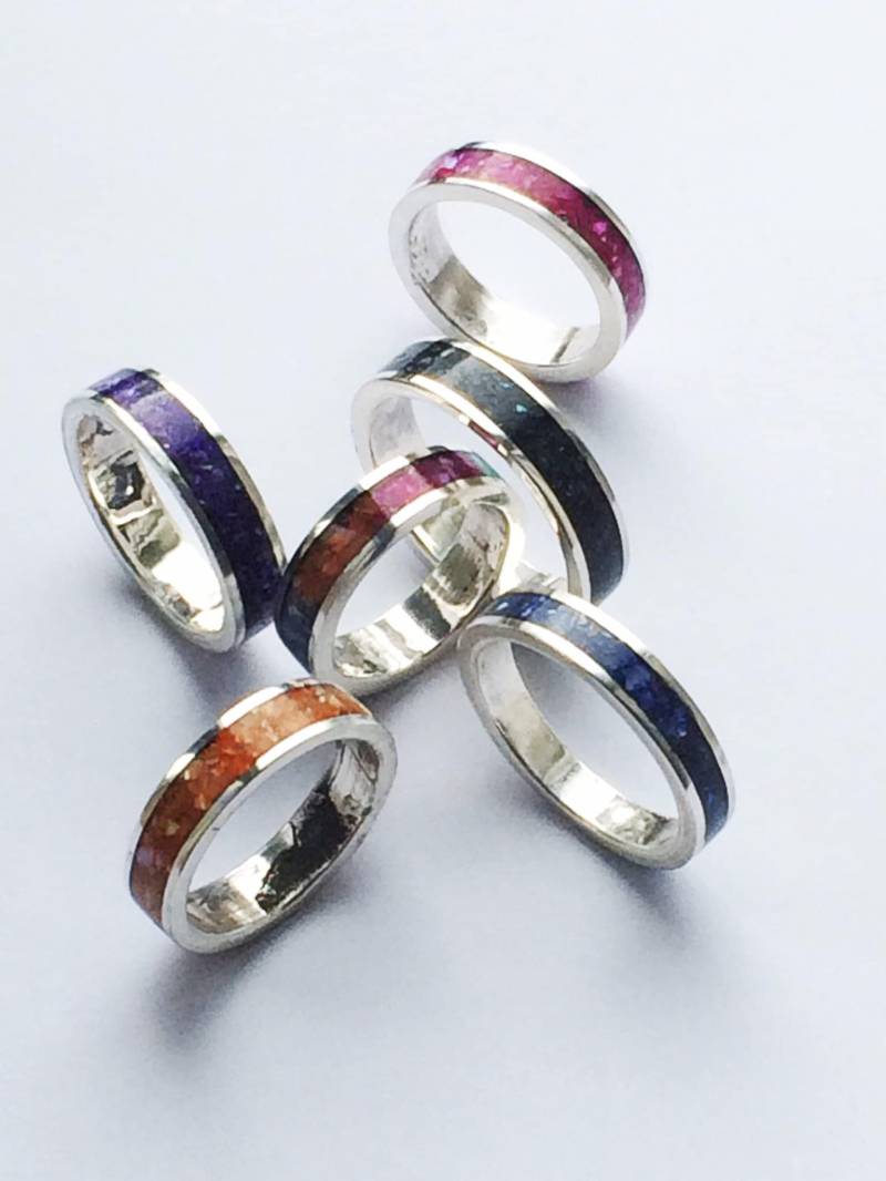 Zerkleinerte Shell Inlay Sterling Silber Ring Zerkleinerte Shell Inlay Sterling Silber Ring von KelandyDesigns