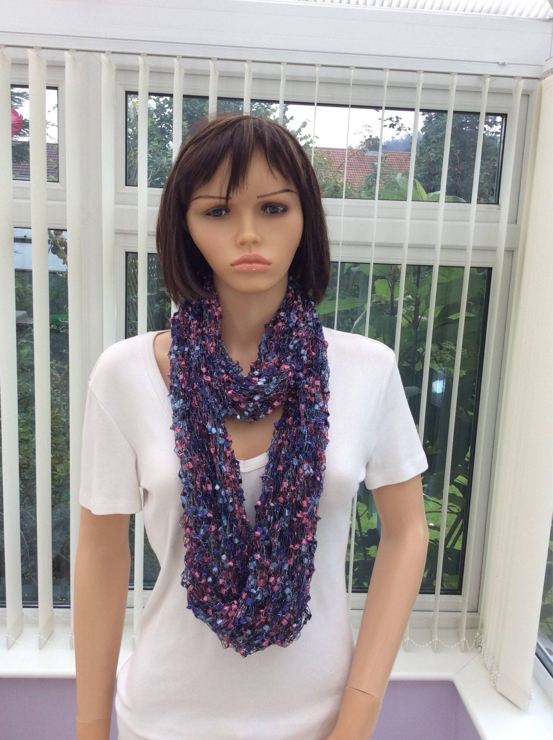 Blue & Pink Lurex Sparkle Infinity Schal von KelebekStyles