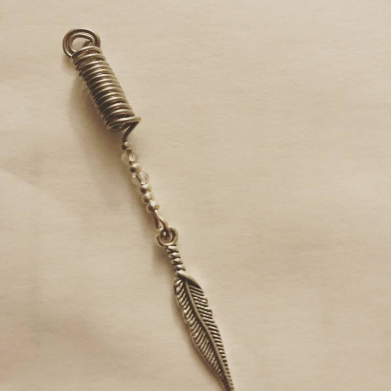 Sisterlock Größe Haarspange Mit Feder Anhänger von KeleebasCreations