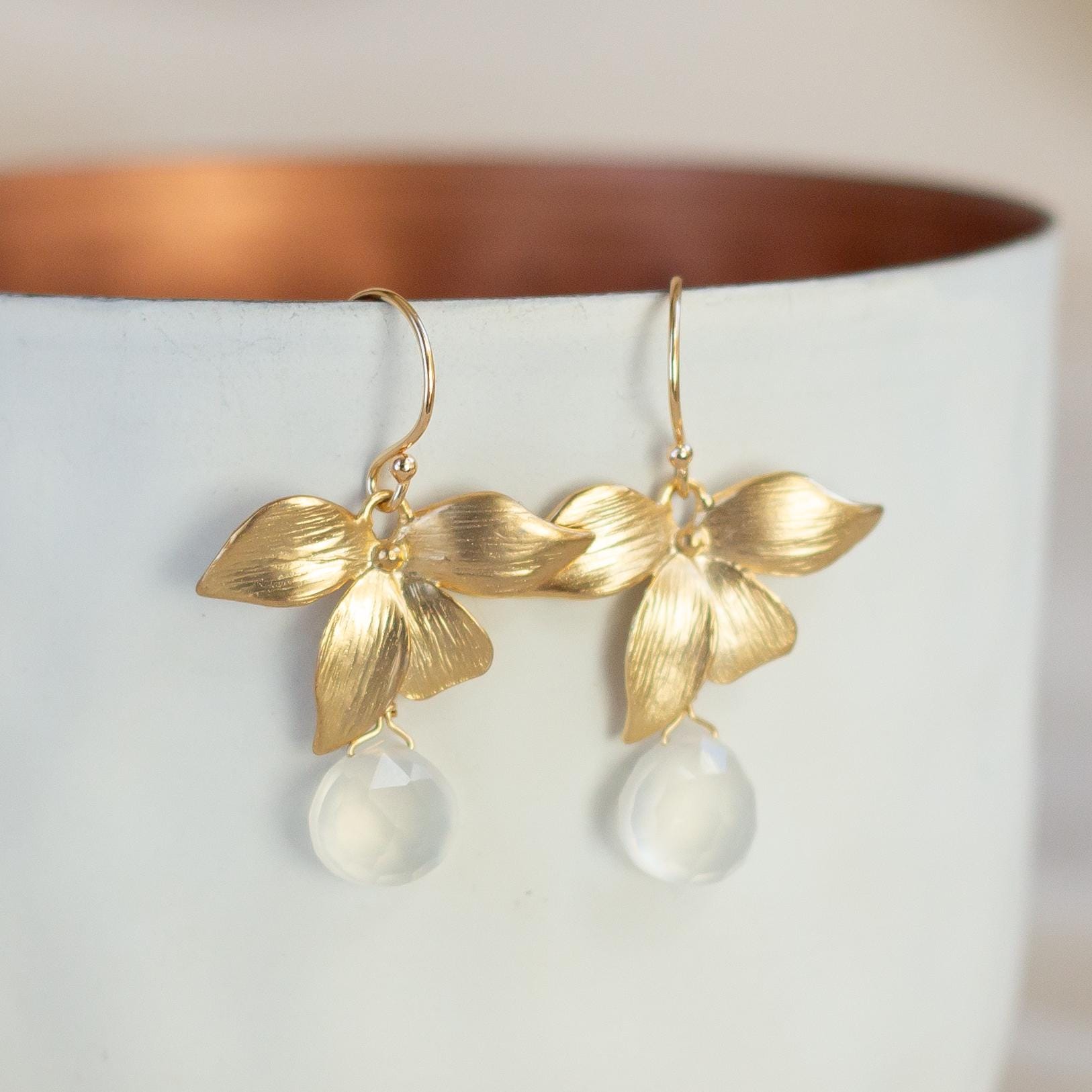 Ohrringe Gold Mit Edelstein Hängeohrringe Blumenanhänger Goldohrringe Für Braut Ohrschmuck Tropfen Blüten Ohrhänger Geschenk Frau von KelilaJewelry