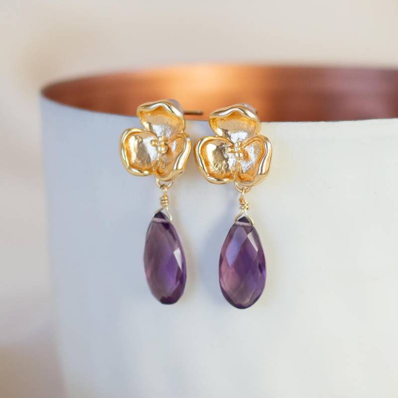 Ohrstecker Mit Lila Edelstein Stecker in Gold Blumen Ohrringe Tropfen Elegant Goldschmuck Geschenk Für Frau Ohrschmuck Steinen Ohrstecker Mit Lila Edelstein Stecker in Gold Blumen Ohrringe Tropfen Elegant Goldschmuck Geschenk Für Frau Ohrschmuck Steinen von KelilaJewelry