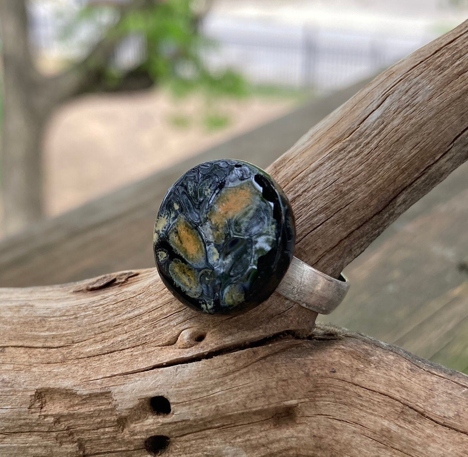 Schwarz Onyx Keramik Ring Schwarz Onyx Keramik Ring von KellyJohnsonArt