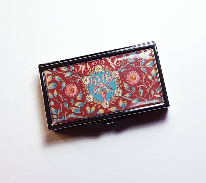 7 Tage Pillendose Mit Vintage-Feeling, Für Geldbörse, Verziertes Design in Braun Rosa Und Blau von KellysMagnets