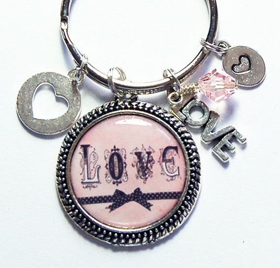 Hübscher Liebes-Schlüsselanhänger, Schlüsselanhänger Für Sie, Geschenk Unter 20, Valentinstag Geschenk, Rosa Liebe | 8608 von KellysMagnets