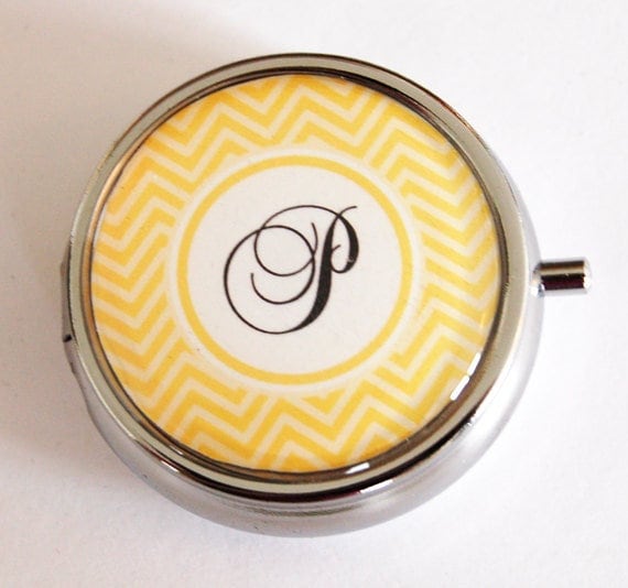 Reise Pillendose, Personalisierte Chevron Pillendose Für Geldbörse, Monogramm, Sie Wählen Farbe, Monogramm Anpassbar | 2194 von KellysMagnets