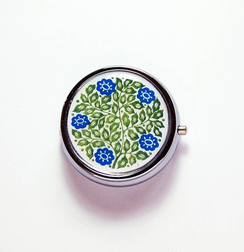 Runde Blumen Pillendose in Blau Und Grün, Vintage Design Auf Pillenetui Für Geldbörse, Reiseetui Sie | 9011 von KellysMagnets