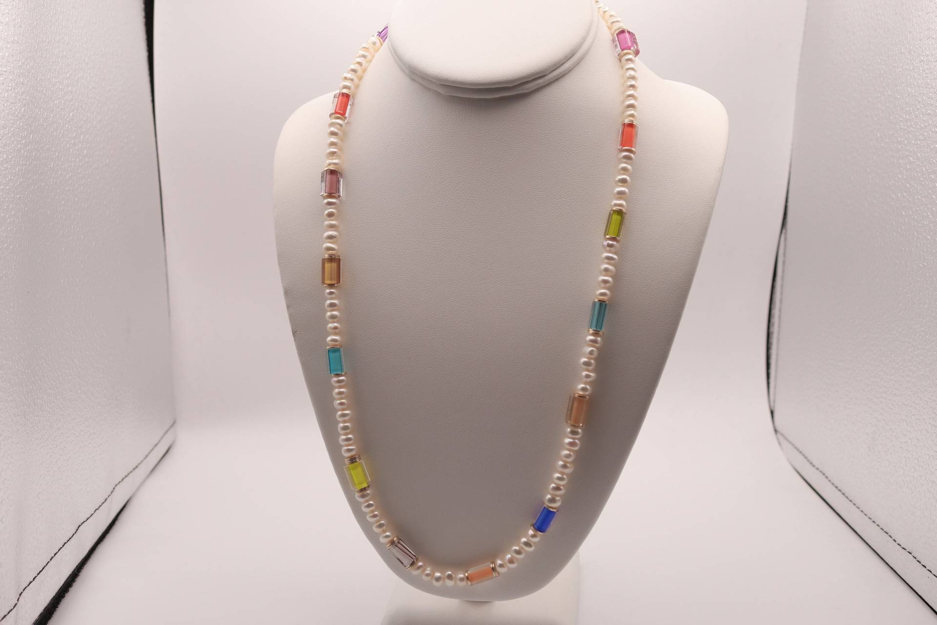 Süsswasserperle Und Bunte Perlenkette Aus Glasperlen, Perlenkette, Frühlingsschmuck, Sommerfarben Süsswasserperle Und Bunte Perlenkette Aus Glasperlen, Perlenkette, Frühlingsschmuck, Sommerfarben von KelseysCustomJewelry