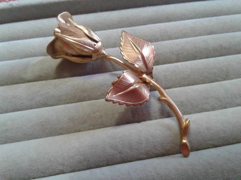 Giobian Goldtone Rose Brosche, Signiert von KenPaulsTreasures