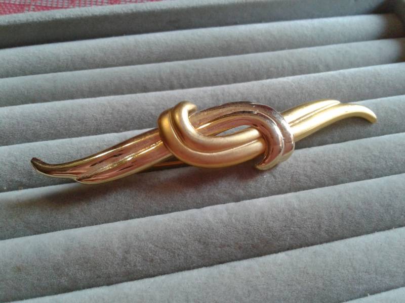 Matt Und Hell Goldtone Swirl Brosche von KenPaulsTreasures
