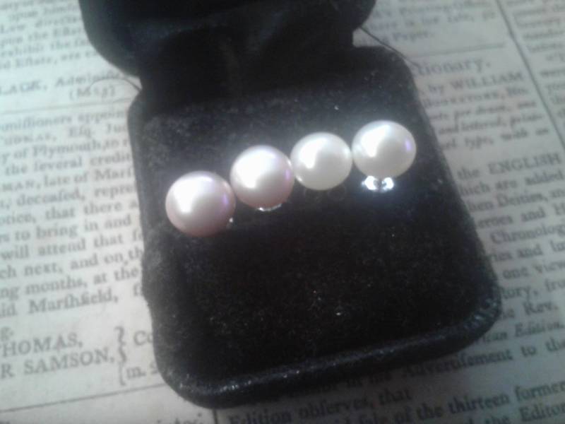 Vintage Ohrringe Mit Weißer Oder Lavendelfarbener Süßwasserperle Und Sterling Silber von KenPaulsTreasures