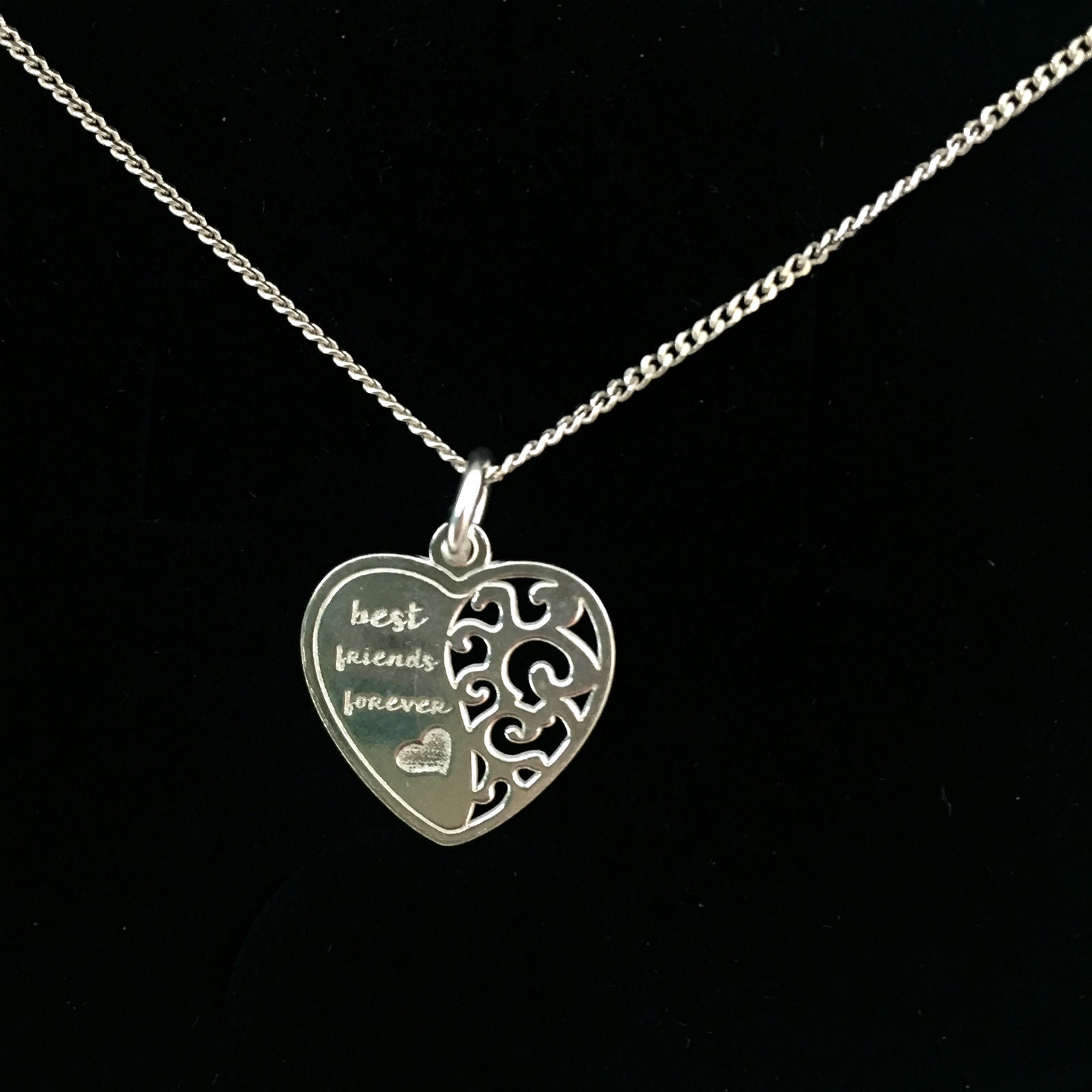 Halskette Mit Gravur, Beste Freundin, Sterling Silber Freundschaft Herz, Geschenk Für Sie von KendalldelaVerne