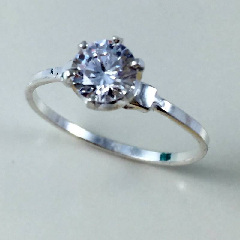 Swarovski Kristall Sterling Silber Solitär Ring - Größe 7, 5 von KendalldelaVerne