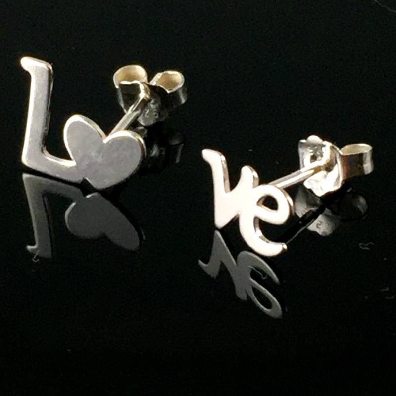 sterling Silber Ohrstecker Liebe Ohrringe, Brief Ohrringe von KendalldelaVerne
