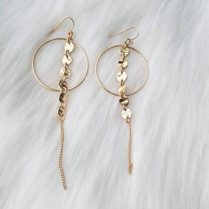 Edler Hoop Ohrring, Goldfarbene Ohrringe, Trendige Urlaubsschmuck Edler Hoop Ohrring, Goldfarbene Ohrringe, Trendige Urlaubsschmuck von KennedyCharm