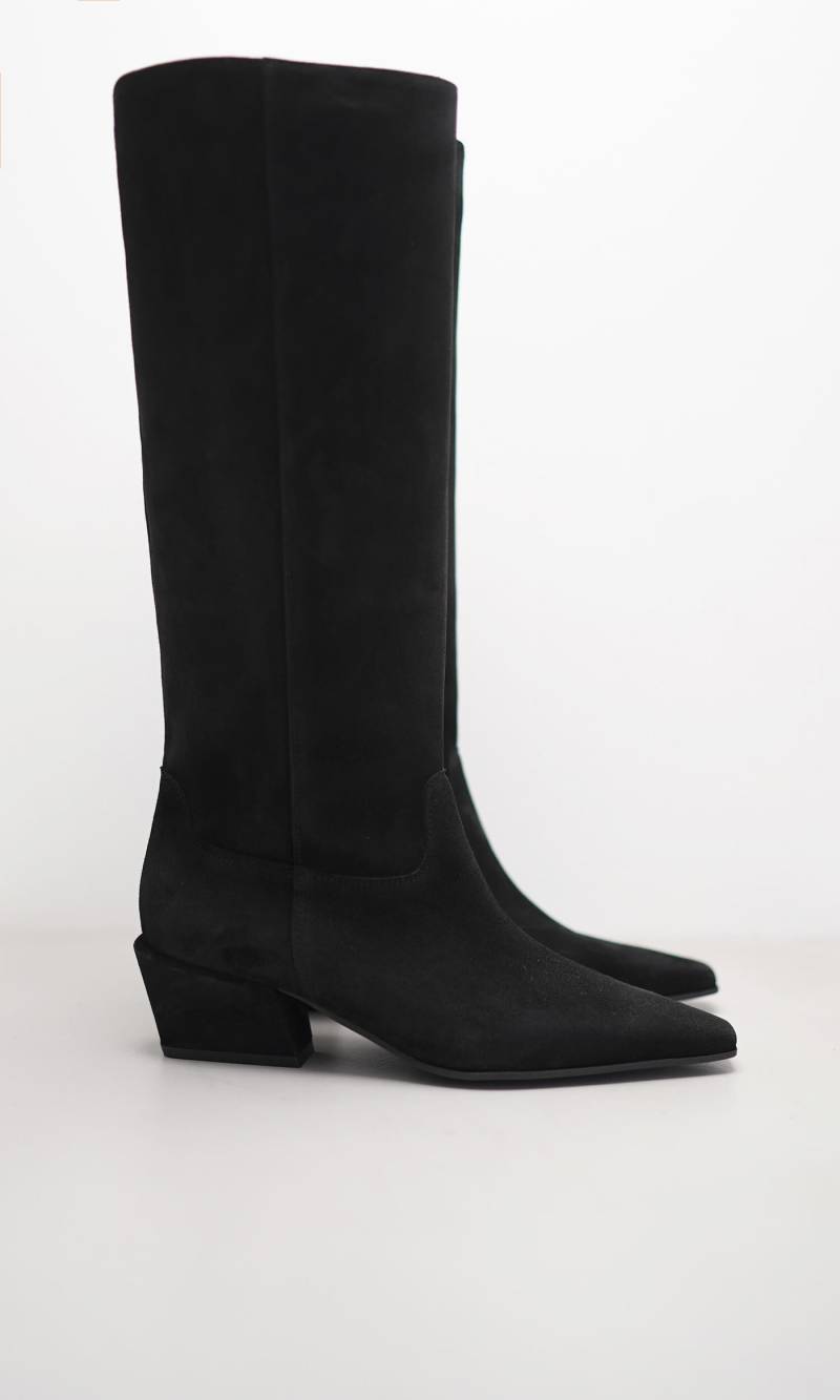 NYLA von Kennel & Schmenger