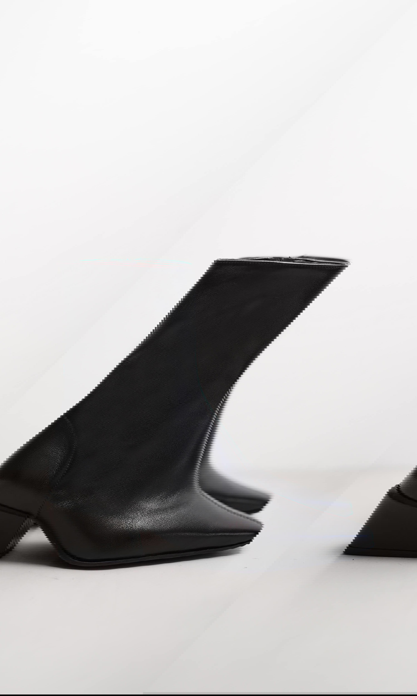 NYLA von Kennel & Schmenger