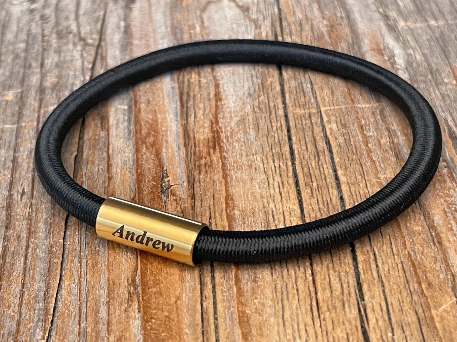 Personalisiertes Schwarzes Armband, Stoßkordel Bungee Jump Cord Männer Frauen Kordel Namensarmband, Geschenk Für Ihn von KennlyDesign