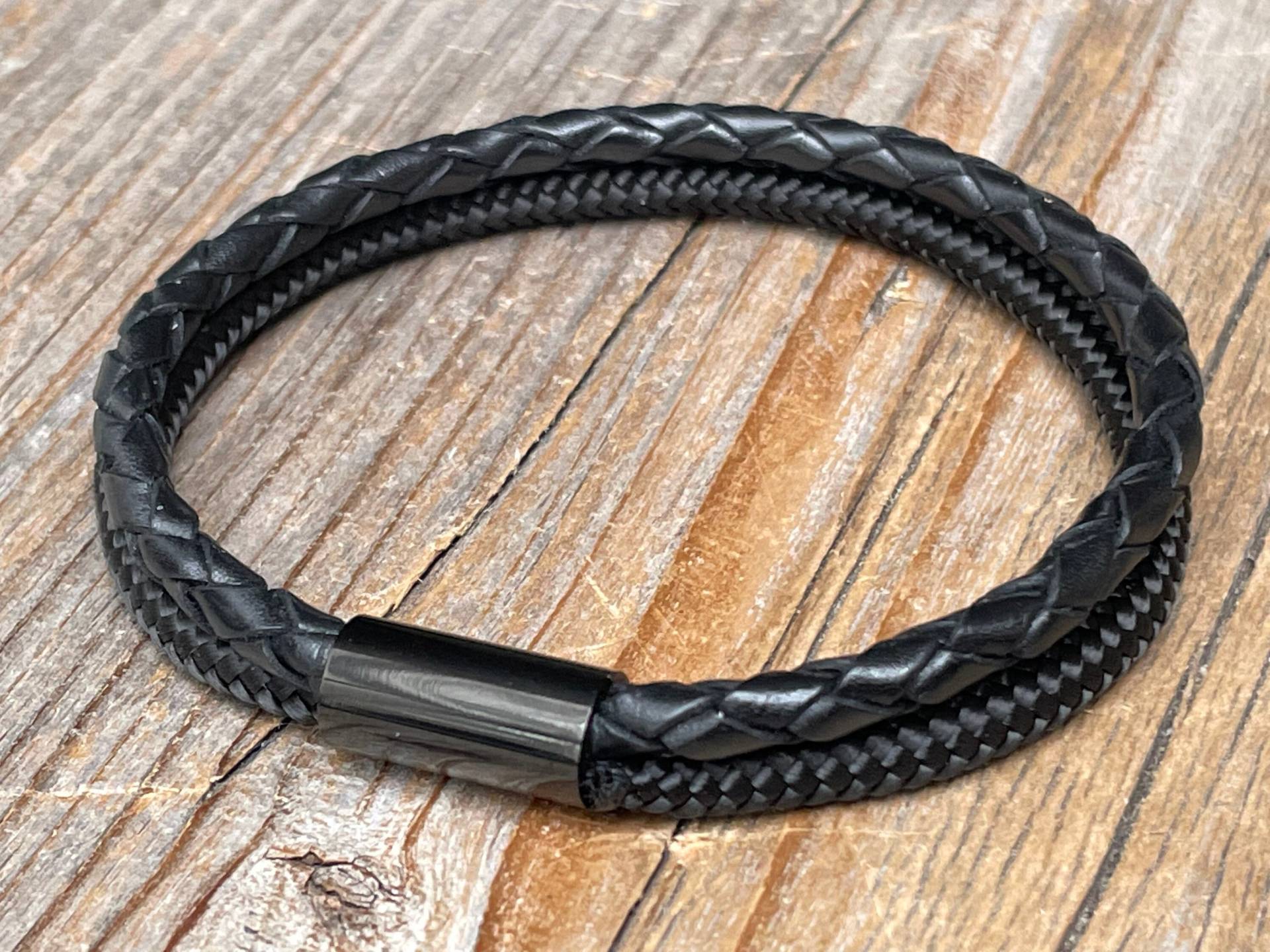 Schwarzes Lederarmband, Herren Stapelarmband, Paracord Und Männerschmuck, Männer Geschenk, Geschenk Für Freund, Schwarzes Kombiarmband von KennlyDesign