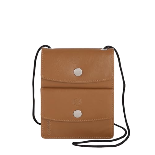 Kenorada Brustbeutel Kapfenberg | Tragetasche mit Überschlag und Druckknopf | Umhängetasche aus Leder | Verstecktes Reißverschlussfach & Steckfach | Tragekordel & Gürtelschlaufe (Cognac) von Kenorada