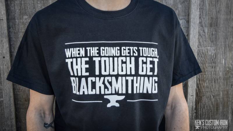 Schmied "Going Gets Tough" T-Shirt Schmied "Going Gets Tough" T-Shirt von KensCustomIron