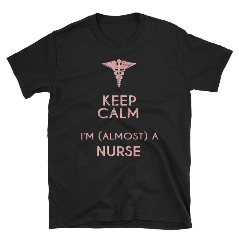 Lustige Nursing Student Shirt Krankenpflegeschule Abschluss Fast Eine Krankenschwester, Studium Krankenschwester von KentuckyGirlTeez