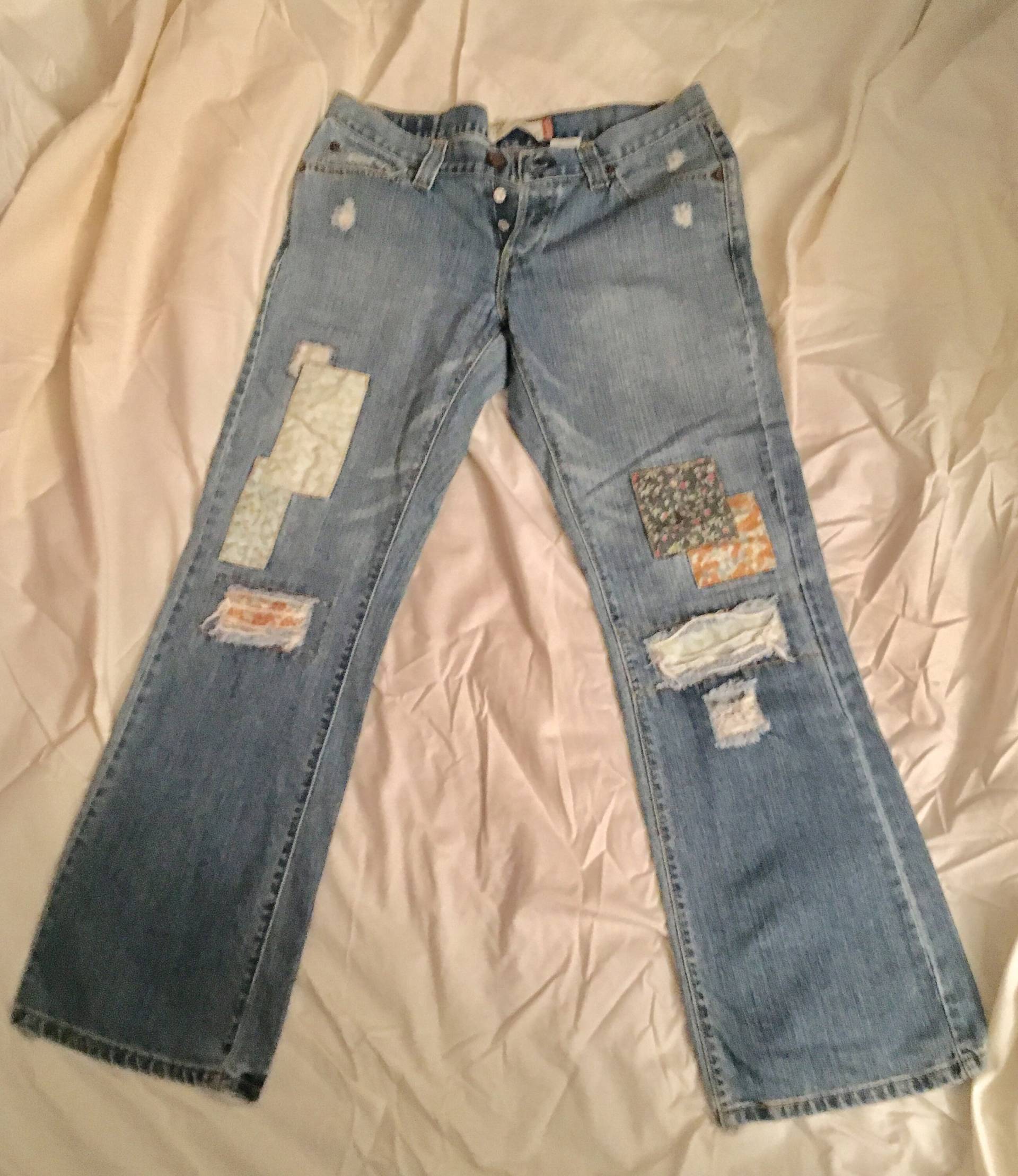 Levi Es Slouch Boot Cut 513 Mit Patches Detail Levi Es Slouch Boot Cut 513 Mit Patches Detail von KenwoodParkway