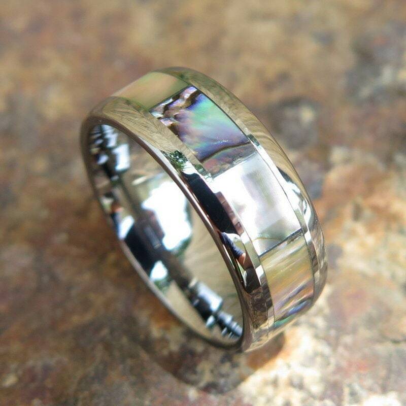 Hawaiian Schmuck Wolfram Abalone Shell Inlay Abgeschrägte Ehering Band 8 Mm von KeoniCrafts