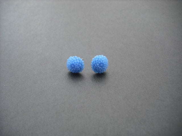 Blaue Malzkaffee Post-Ohrring von KeoniDesign