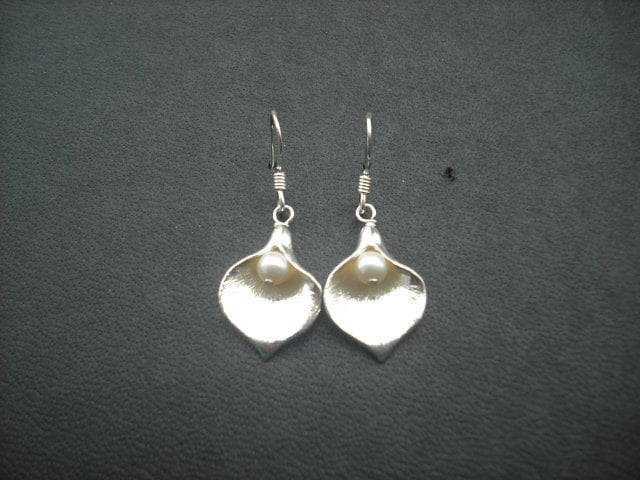 Calla Lilly Ohrringe von KeoniDesign