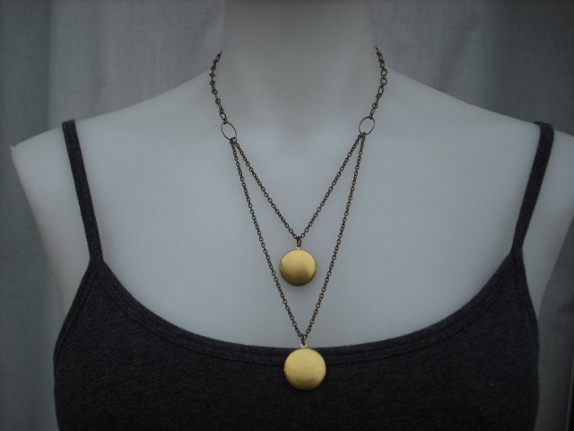 Doppelstrang Medaillon Halskette - Antik Messing von KeoniDesign