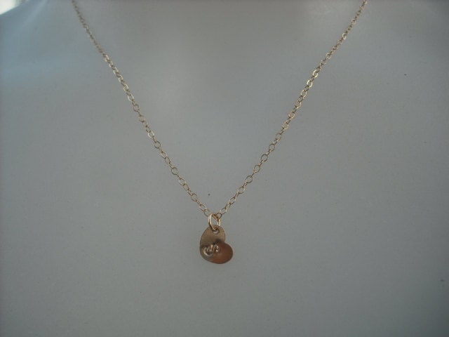 Personalisiert, Stempel Hand Erste Herz-Halskette - 14K Gold Gefüllt von KeoniDesign