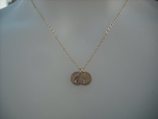 Personalisierte, Double Hand Gestempelt Erste Anhänger Halskette - Gefüllt 14 K Gold Metall von KeoniDesign