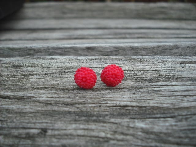 Red Mama Post-Ohrring von KeoniDesign