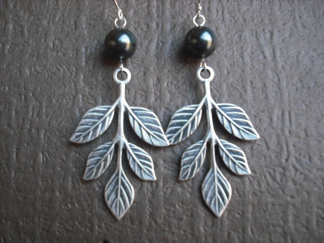 Zweig Und Perlen Ohrringe - Sterling Silber Ohr Drähte von KeoniDesign