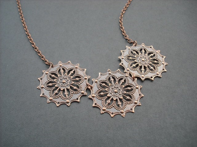 stern Blume Halskette - Antik Kupfer Gestempelt von KeoniDesign