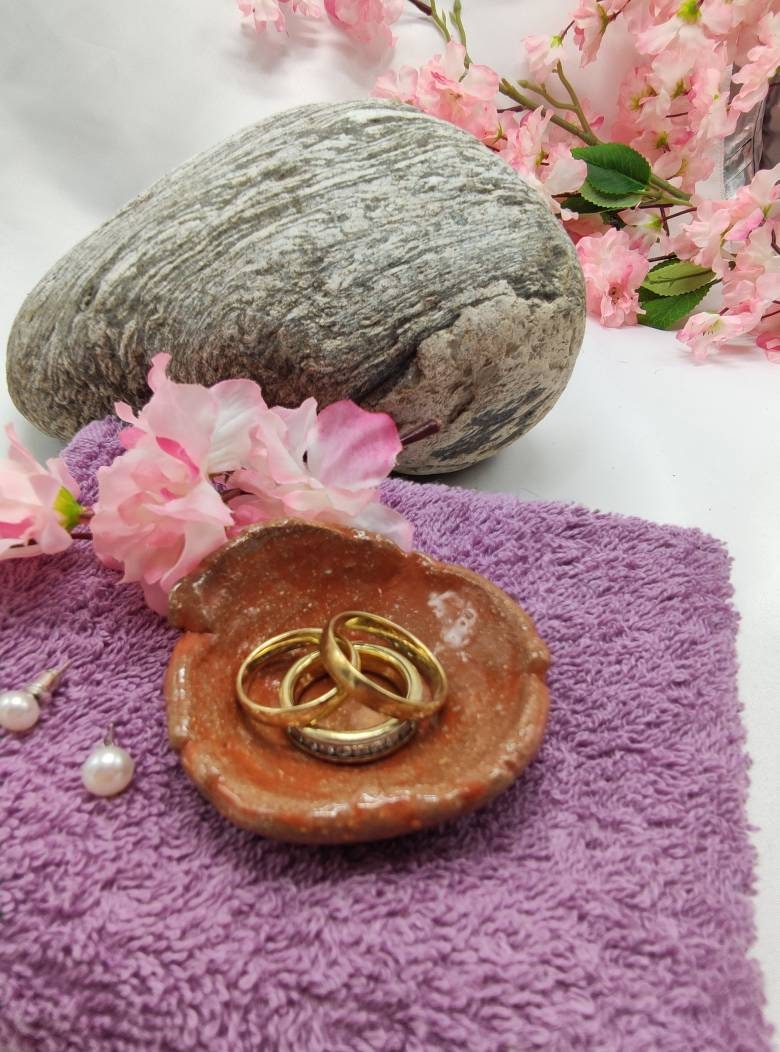 Mini Schmuckschale Keramik Ring Ohrringe Halskette Badezimmer Ablage Aufbewahrung Tellerchen Geschenk Dekorationsstück Handgemacht Original Mini Schmuckschale Keramik Ring Ohrringe Halskette Badezimmer Ablage Aufbewahrung Tellerchen Geschenk Dekorationsstück Handgemacht Original von KeramikArtAnnett