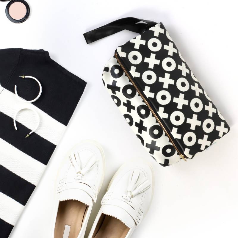 xo Handtasche Abendtasche Mode Einzigartige Junge & Trendy Weiß Schwarz Clutche Frau Tasche Puerse Kunstleder xo Handtasche Abendtasche Mode Einzigartige Junge & Trendy Weiß Schwarz Clutche Frau Tasche Puerse Kunstleder von KerenDenisCom