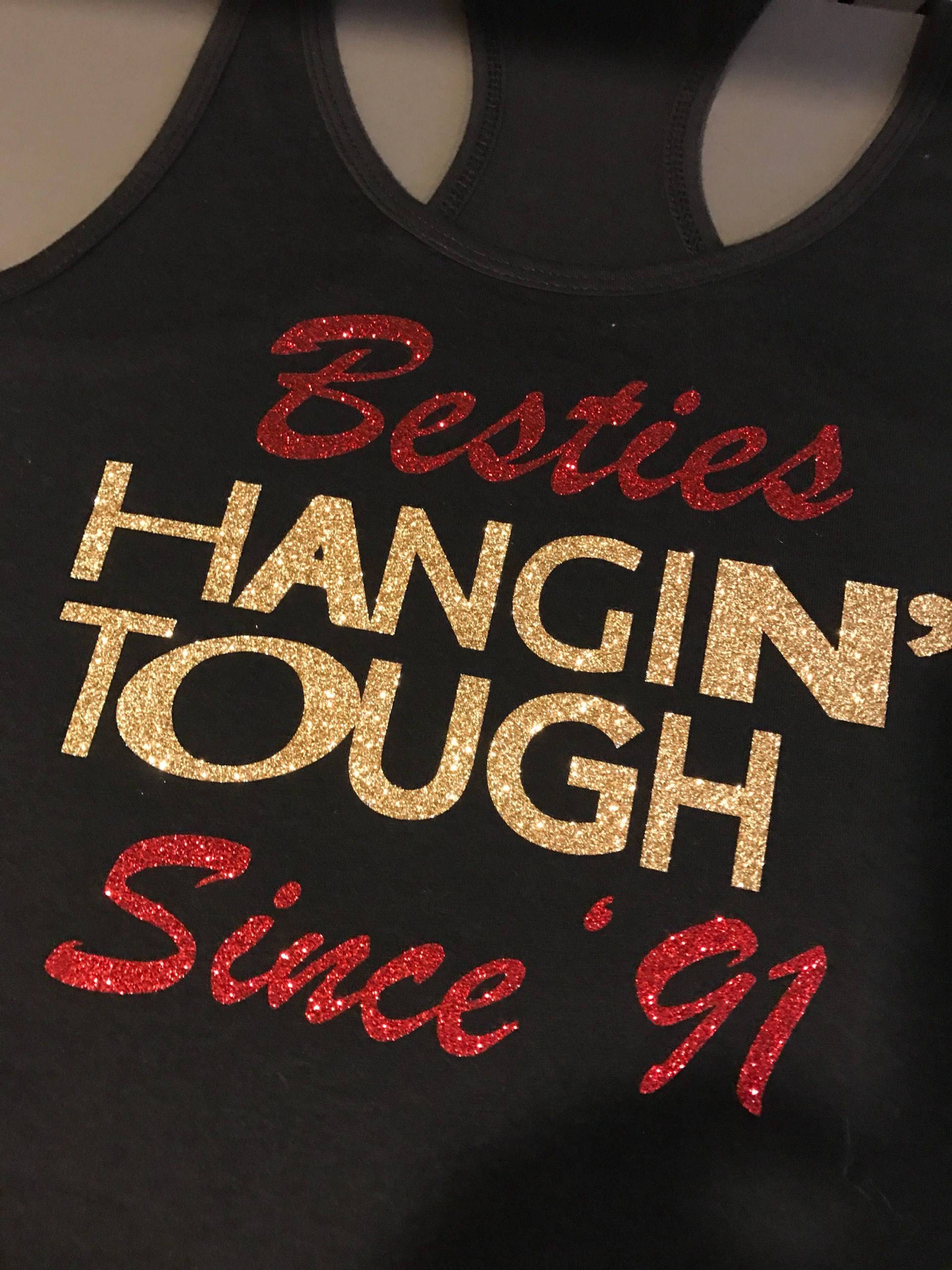 New Kids On The Block - Personalisierte Besties Hangin "Tough Seit | Personalisiertes Jahr Bella Fließenden Tanks von KerryKustoms