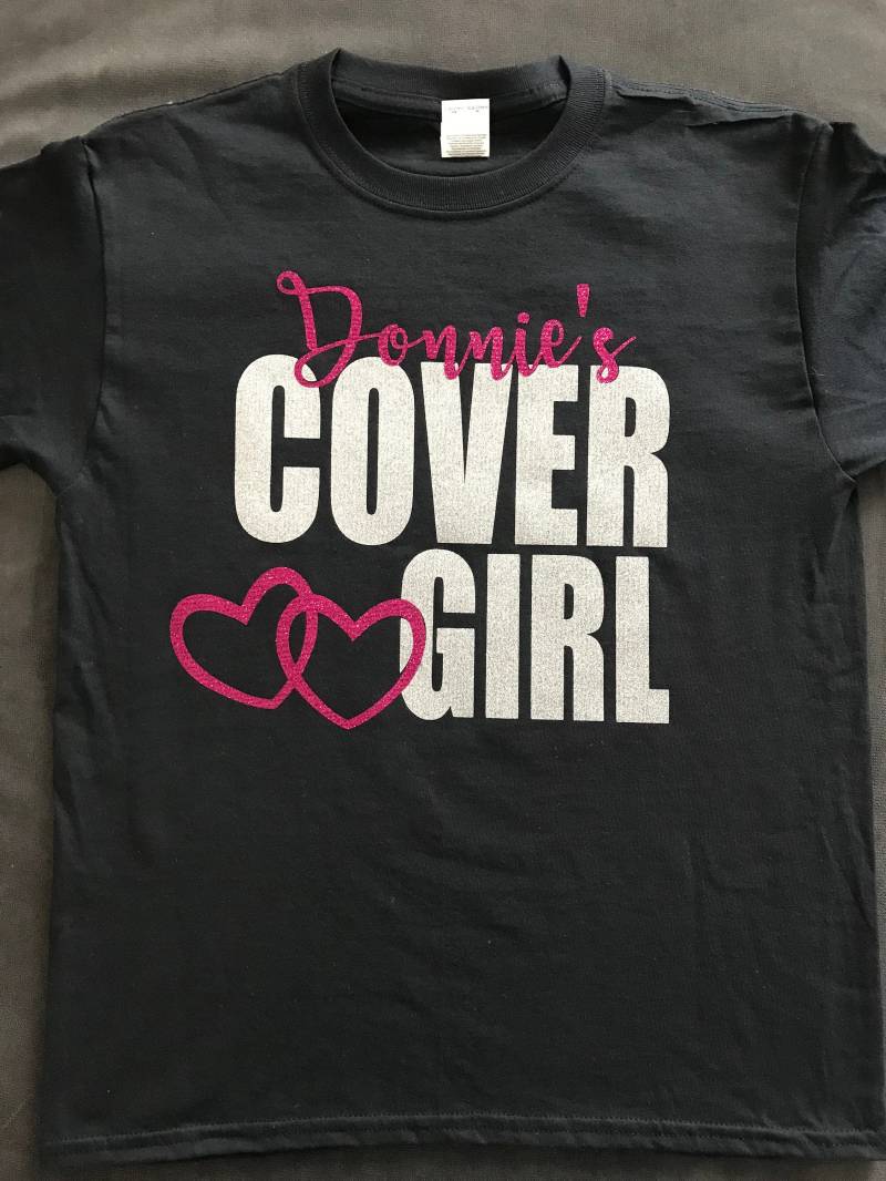 New Kids On The Block T-Shirt-Donnie Es Cover Girl Mit Personalisiertem Konzertdatum Auf Dem Rücken von KerryKustoms