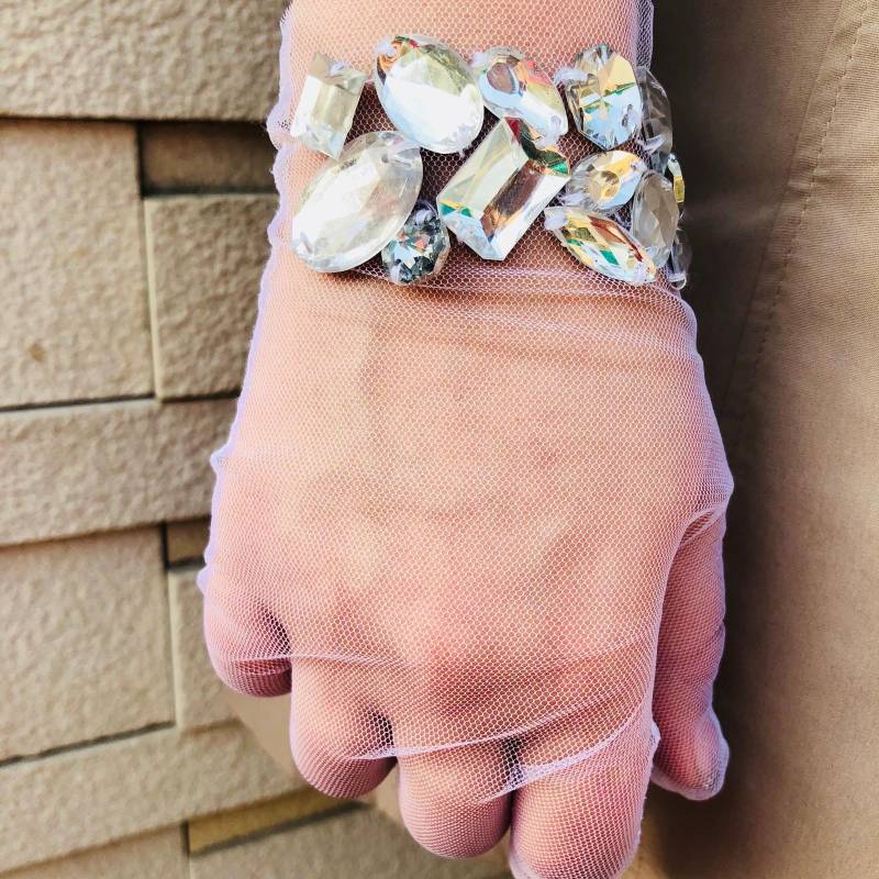 Schiere Jeweled Vintage Handgemachte Tüll Handschuhe | Juwelenbesetzte Crystal Embellishment Diamante Braut Brautjungfer Seide von KerryParkerStore