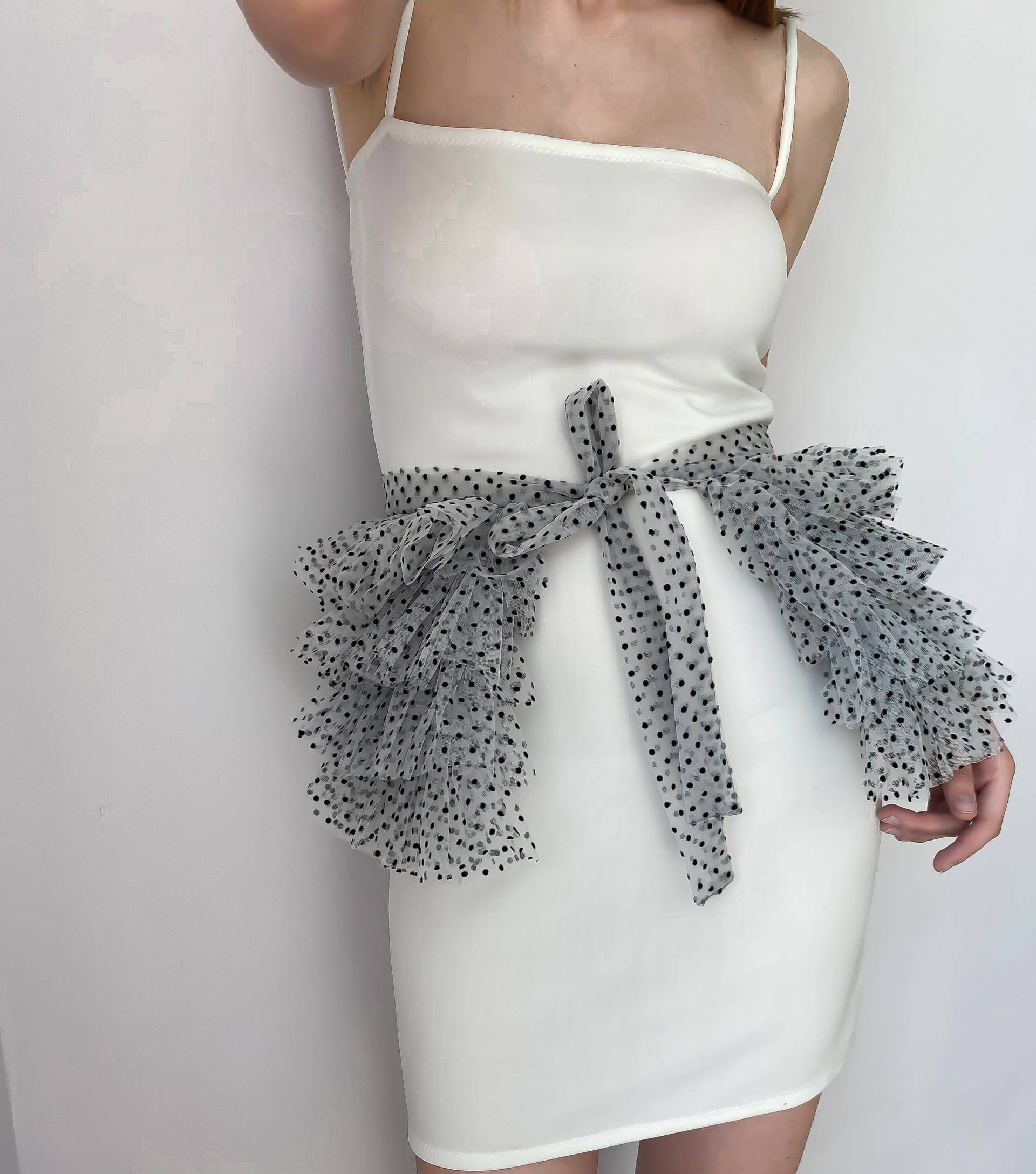 Tutu Schößchen Gürtel | Tüll Multi-Layered Monochrome Statement Mit Front Tie Up Fashion Week Tiered Tutu Schößchen Gürtel | Tüll Multi-Layered Monochrome Statement Mit Front Tie Up Fashion Week Tiered von KerryParkerStore