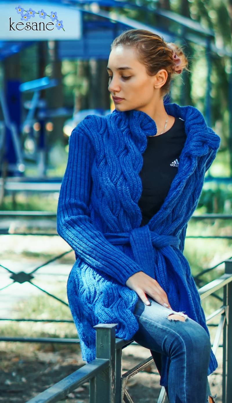 Handgestrickte Texturierte Strickjacke, Braemar Stil von KesaneArt