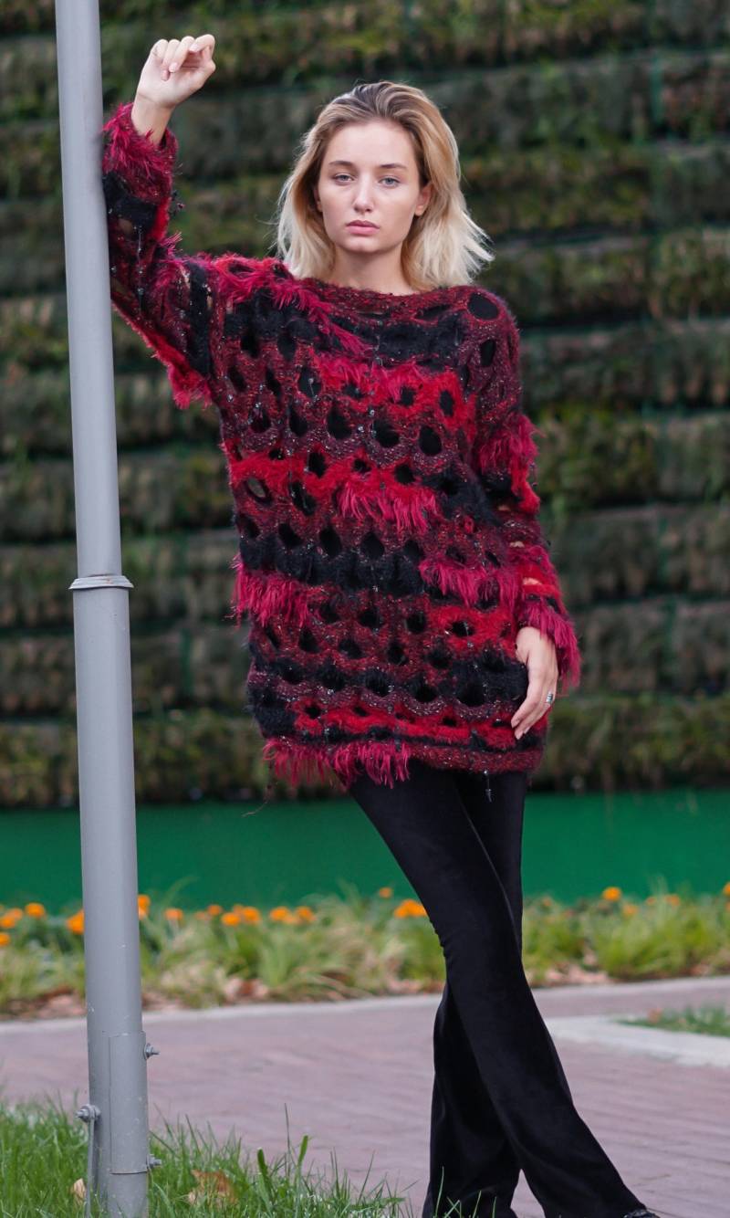 Handgestrickter Wollpullover - Einzigartiges Design von KesaneArt
