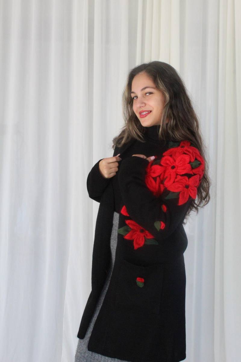 Floral 3D Cardigan, Handgestrickter Mantel Mit Roten Blumen, Mohair Strickjacke Für Frauen.geschenk Sie. Designer Inspiriert von KesaneArt